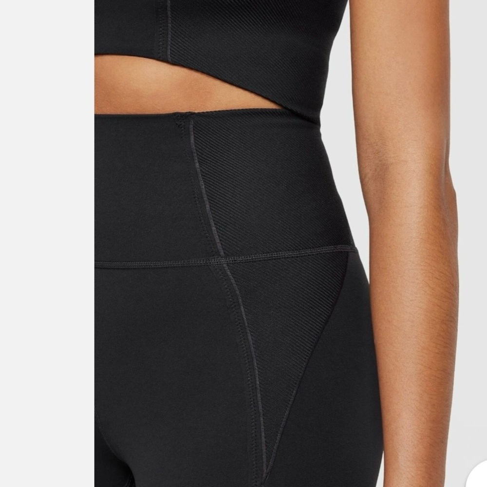 Nike NWT Yoga Luxe DRI-FIT Infinalon Jumpsuit Size L Tight Fit Open Stomach - Picture 7 of 16